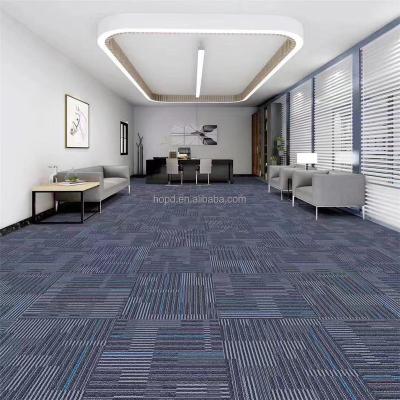 China Stain Resistant 50x50cm Printed Nylon Carpet Tiles For Office And Hotel for sale