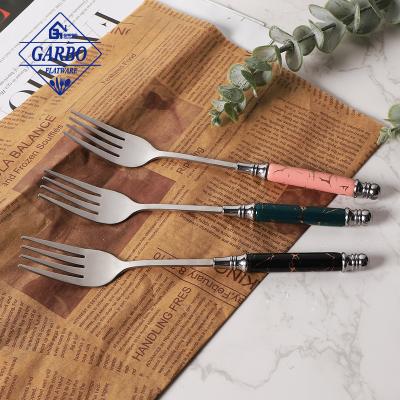 China New Viable Creative Marble Ceramic Handle 25 Pcs Flatware Knife Fork Matte Gold Marble Spoon Hanging Stainless Steel Cutlery Set With Rack for sale