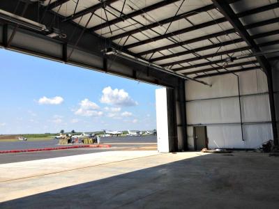 China Estruturas comerciais de aço Hangar Edifício Hangares de aeronaves pré-fabricados à venda