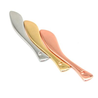 China Custom Zinc Alloy Eye Makeup Scoop Small Mini Cosmetic Spatula Metal Face Cream Spoon for sale