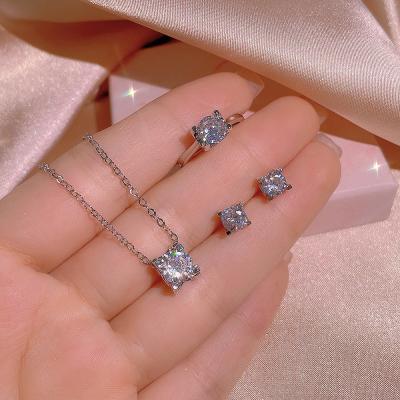 China KISS058 Hot Sale FASHIONABLE Stylish Minimalist Daily Shine Geometric Shape 3A Zircon Jewelry Set For Women for sale