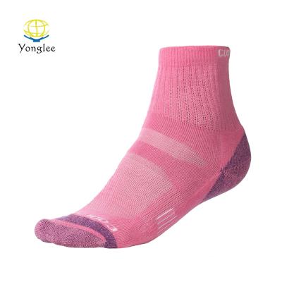 China CoolMax Breathable Customized Quick Dry Running Crew Socks For Women for sale