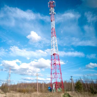 China Galvanized Steel Structure Lattice Mast BTS Communication Tower 50m Tall Te koop