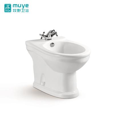 China Retaining Clean Western Bidet Style Body Sanitary Ware High End Sanitary Ware Luxury Ceramic Toilet for sale