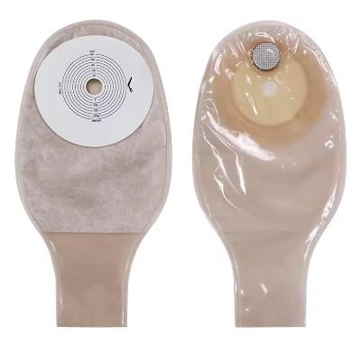 Chine Un sac ostomy en une pièce Ostomy fournit des sacs drainables de 50 mm avec fermeture pour les soins d'ostomie d'iléostomie à vendre