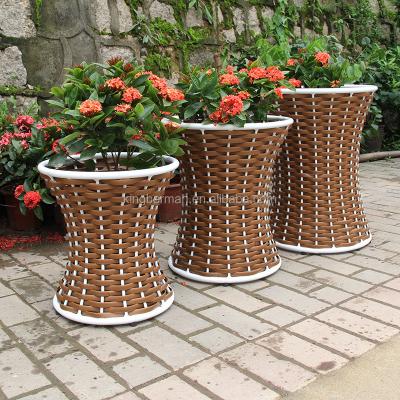 China Garden Furniture Modern High Quality Synthetic Rattan Flower Pots PE Rattan Flower Vases for sale