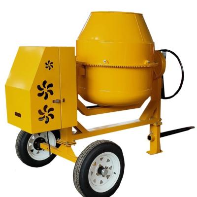 China Diesel Engine electric Concrete Mixer with Rubber Wheels for sale Te koop