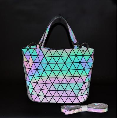 China Fashion Plaid Women Holographic Reflection Tote Bag Handbags Luminous Geometric Purse For Female for sale