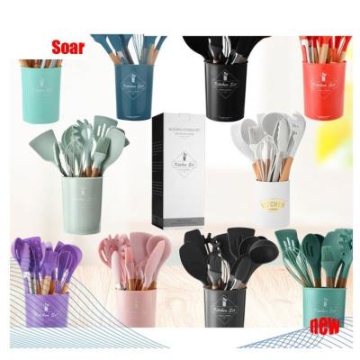 China Sustainable Colorful Kitchen Utensils Kitchen Dish Set Accessories Silicone Utensil for sale