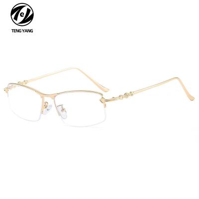 China 2022 Wholesale new comfortable simple men's business half frame glass Croxin flat light presbyopia classy glass factory for sale