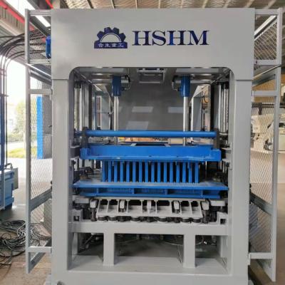 Cina Building Material Shops Semi Automatic Interlocking Cement Egg Laying Brick Making Machine Price Factory Equipment in vendita