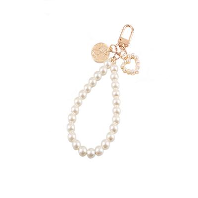 China Promotion Gift Luxury Pearl Key Chain or Dangle Accessories Pending Luxury Adult Pearl Key Chain Fashion Key Chain for sale