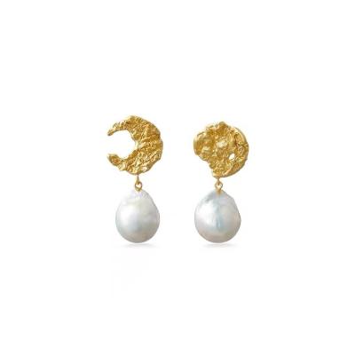 China FASHIONABLE Customizable Artificially Carved Baroque Pearl Sun And Asymmetrical Moon Earrings for sale