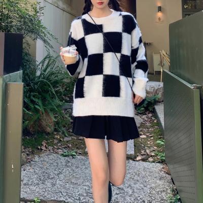 China Irregular Loose Shoulder Anti-Wrinkle Checkerboard Holes Design Sense Design Sense Pullover Sweater Tops for sale