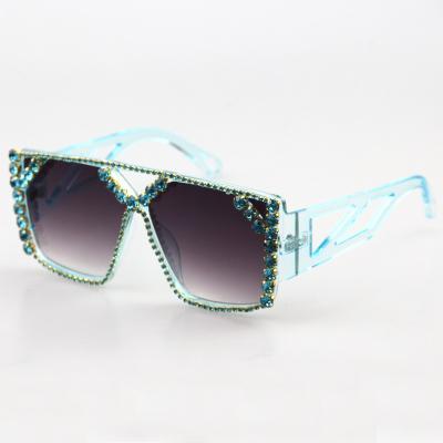 China Frame Lentes De Sol Sunglasses Rhinestones Bling Sunglasses Luxury Modern Sunglasses Women Fashion Sun Glasses Big for sale