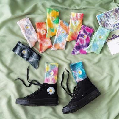 China QUICK DRY Dye Fashion Colorful Cotton Link Daisy Embroidery Unisex Sports Socks for sale