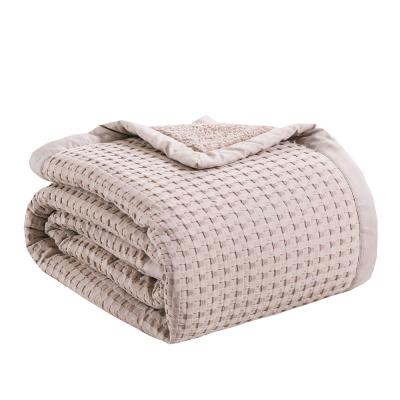 China 100% Cotton Anti-Static Thermal Blanket Breathable Blanket Weave Waffle Cellular Blanket For All Season for sale