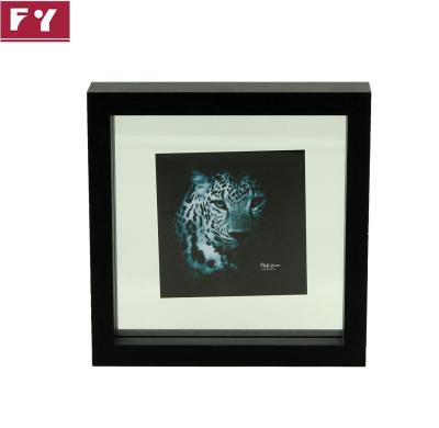 China New Decorative PVC Coating Cheap Double Sided Light Weight 16.5*17cm Floating Glass Photo Frame for sale