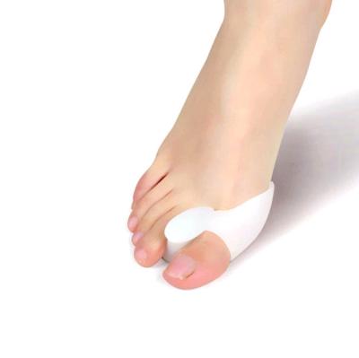 China Toe Big Toe Straightener Hallux Valgus Corrector Thumb Bone Corrector Foot Bunion Guard Toe Separator for sale