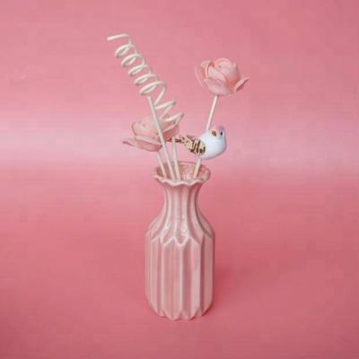 China Viable New Design Decoration Lavender Home Fragrance Reed Diffuser With Rattan Sticks for sale