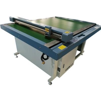 Cina Tipo di penna Kraft Paper Pattern Pleating Scoring Flatbed Cutting Plotter Cutter 1200mm/s in vendita