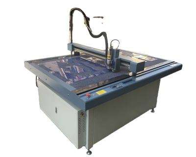 China 1800*1200mm PP niet-geweven CNC-mes Stofstof Sofa Bed Snijmachine voor meubels Te koop