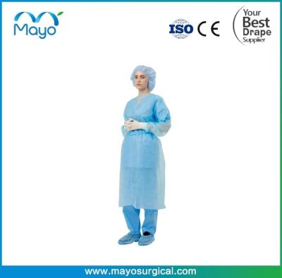 China Dental Grade PP Disposable Isolation Gown AAMI Long Sleeve & Elastic Cuff Universal Size Te koop