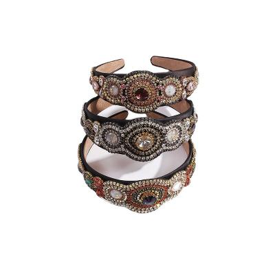 China Mix Designs/Styles/Colors/Models/Shapes/Class Jaki Charms Wholesale Fashion Luxury Diamond Hairband Women Hair Accessories Beaded Bling Baroque Crystal Padded Rhinestone Head for sale