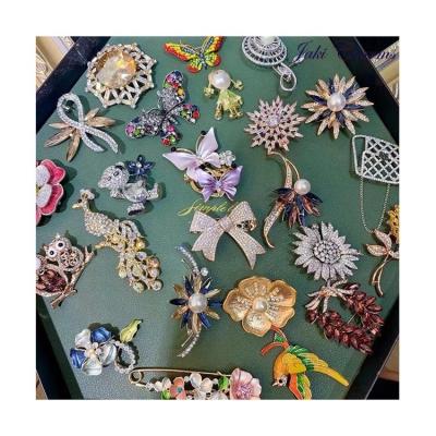 China Jaki Charms Fashion Jewelry Brooches Vintage Crystal Brooch Pin Dress Rhinestone Decoration Buckle Jewelry Brooch For Women Men Hijab Brooch Pin Acces for sale