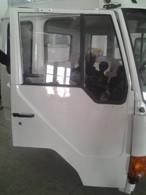 Cina Parti della cabina del camion di no. 6100060-50 FAW AMW Jiefang FM240 dell'OEM del Assy delle porte del camion in vendita