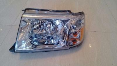 中国 Plastic Replacement Car Body Parts of Head Lamp Head Lamps Head Lights For Nissan NV200 Nissan Succe Shuaike Nissan Rich 販売のため