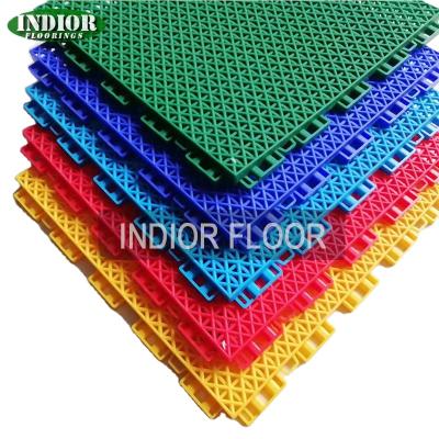 China Modern Durable Universal 30.48cm Double Layer Sports Court PP Interlocking Tiles Chilli for sale