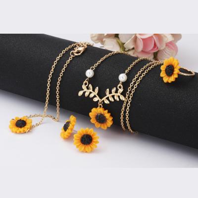 China Fashion New Fashion Jewelry Pearl Sun Flower Sunflower Sun Clavicle Necklace Pendant Set for sale