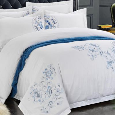 China High end European luxury plain Nnantong home textile supplier elegant embroideried bedding sets for sale