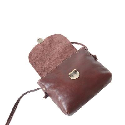 China Other 2022 vintage fashion soft oil-waxed cowhide shoulder bag for sale