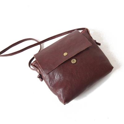 China 2022 high quality vintage fashion oil-wax cowhide soft shoulder bag for sale