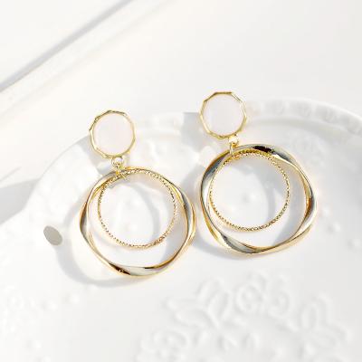 China Big Beautiful CLASSIC Luxury Gold Decoration Charm Design Women Girls Big Circle Earrings for sale