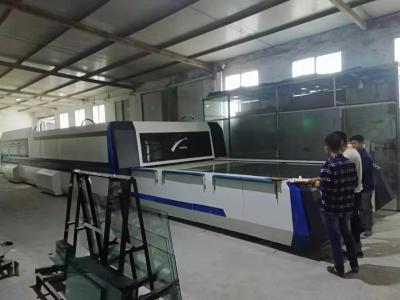 Chine Forneau de trempage de verre courbé pour la sécurité Traitement du verre trempé dans l'usine d'architecture à vendre