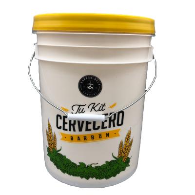 China Food Grade Plastic Barrel With Screw Lid For Beer Fermentation 5 Gallon Fermentation Tank American Style Plastic Bucket for sale