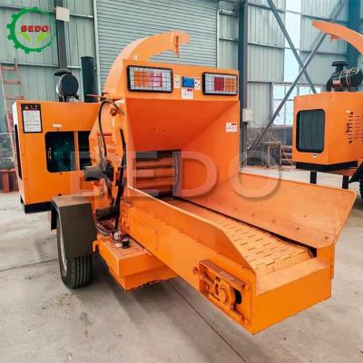 China Diesel Mobile Wood Branch Bush Chipper Machine Hydraulic Feeding for sale