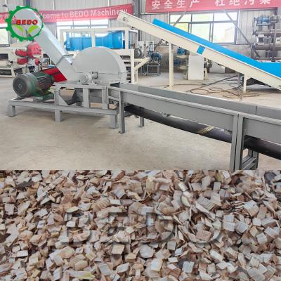 Cina 37KW Macchina per la frantumazione del legno forestale con trasportatore alimentare Produce frammenti da 25-35mm in vendita