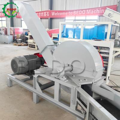 China Powerful Electric Wood Chipper Machine With 6pcs Blades And 3kw Feed Conveyor Power for sale