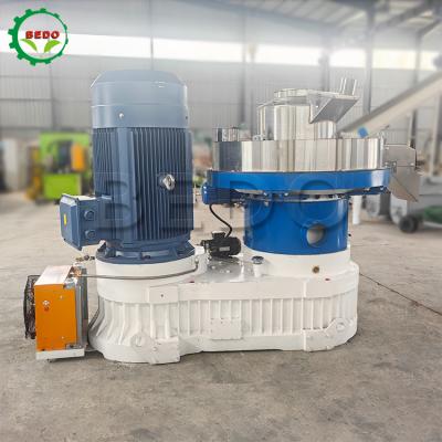 China 560 mm Ring Die Wood Pellet Mill met PLC-besturing Te koop