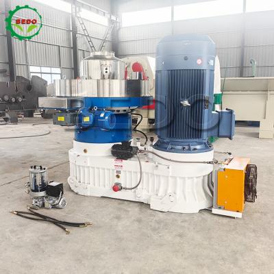 China 1500-2000kg/h Wood Pellet Machine With PLC Control System 380V Voltage for sale