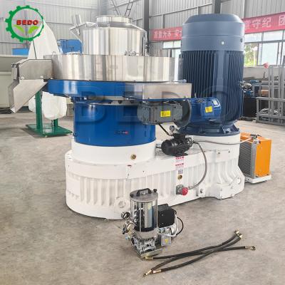 China 132KW roestvrij staal hout pellet machine met 3KW truncator en 0,25KW olie pomp Te koop