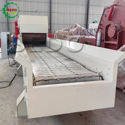 China 6m Feed Conveyor Length Wood Crusher Machine With 3KW 4KW Discharging Motor Power And 1000MM Width Feeder Size for sale