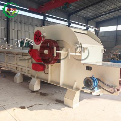 China 160KW Heavy Duty Chain Feeder Drum Chipper Wood Crusher Usando triturador de madeira à venda