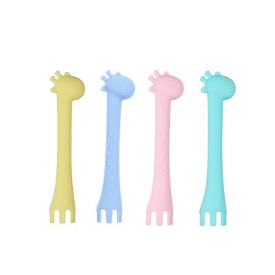 China Wholesale Christmas Day Gift Gril Cute Boy Giraffe Baby Teether Baby Training Spoon Silicone Teething Toy Baby Teether Pendant for sale