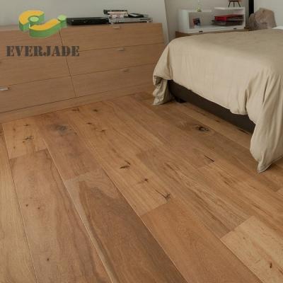 China Smooth Three Layer Engineered Wood Flooring Walnut White Red Oak Engineered Flooring for sale