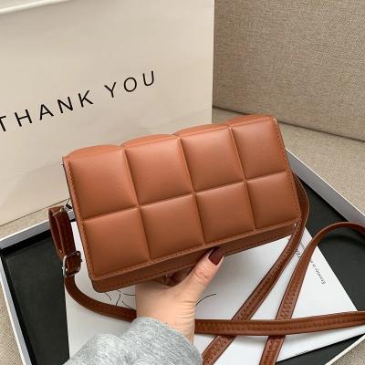 China Autumn Winter New 2022 Fashion PORTABLE Single-shoulder Bag Minority Design Cross-body Bag Female Literary Trend Bag for sale